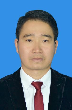 文本框:  近期免冠证件照